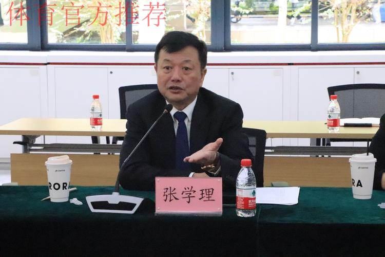 加强交流 林晓华会见"新华青年足球大使"代表团 加强交流 林晓华会见"新华青年足球大使"代表团